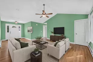 32 Elmwood Ave, Scarborough, ME 04074 - Photo 9
