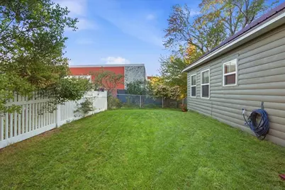 13 Robinson Way, Oxford, ME 04270 - Photo 5