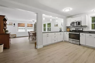 25 E Oxford Road, Oxford, ME 04270 - Photo 7