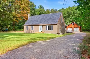 25 E Oxford Rd, Oxford, ME 04270 - Photo 1