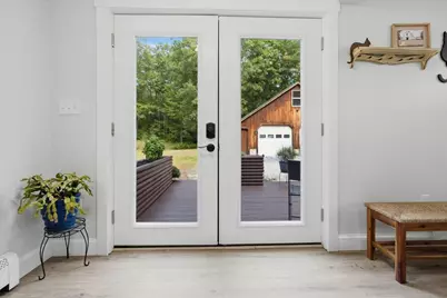 25 E Oxford Road, Oxford, ME 04270 - Photo 11
