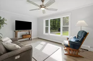 25 E Oxford Rd, Oxford, ME 04270 - Photo 9