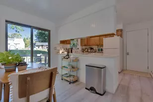 13 Coachlight Ln, Portland, ME 04102 - Photo 7
