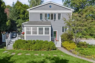 32 Pearl St, Camden, ME 04843 - Photo 3