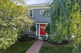 32 Pearl St, Camden, ME 04843 - Photo 1