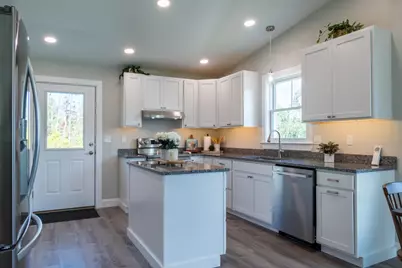 8 April Avenue, Monmouth, ME 04259 - Photo 3
