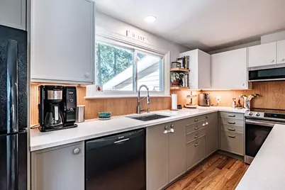 11 Graham Terrace, Portland, ME 04103 - Photo 19