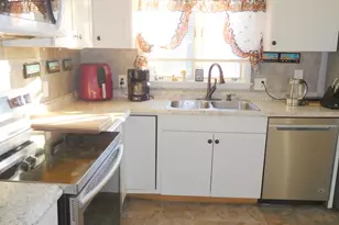 18 Richmond Ave, Lewiston, ME 04240 - Photo 3