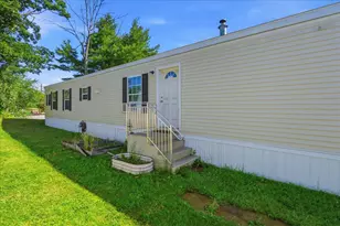 7 Autumn Ln, Lewiston, ME 04240 - Photo 9