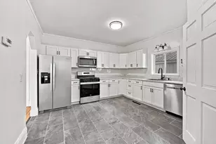 28 Garland St, Bangor, ME 04401 - Photo 3