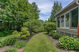 22 Wildwood Dr, Brunswick, ME 04011 - Photo 9