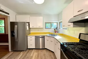 17 Oakwood Rd, Cape Elizabeth, ME 04107 - Photo 13