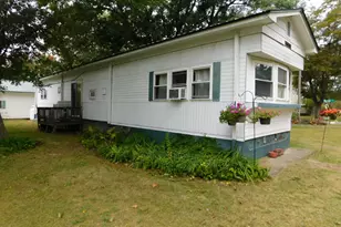 33 Chestnut St, Skowhegan, ME 04976 - Photo 5