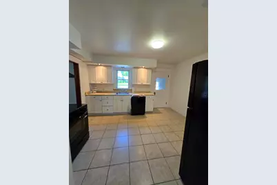 25 Falmouth Road, Falmouth, ME 04105 - Photo 3