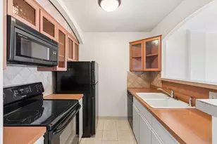 148 Breakwater Dr, South Portland, ME 04106 - Photo 11