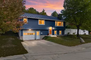 81 Windsor Ave, Augusta, ME 04330 - Photo 1