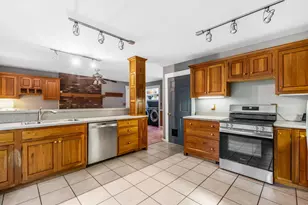 129 Sunderland Dr, Auburn, ME 04210 - Photo 5