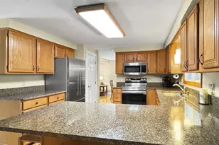 51 Essex St, Sanford, ME 04073 - Photo 9