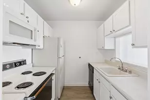 148 Breakwater Dr, South Portland, ME 04106 - Photo 9