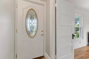 44 Warren Ave, Cape Elizabeth, ME 04107 - Photo 3