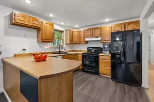 81 Mayfair Way, Waterboro, ME 04061 - Photo 9