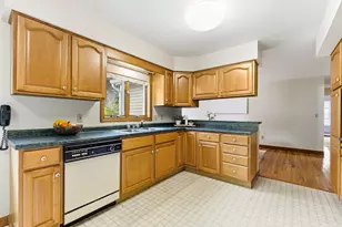 998 Highland Ave, South Portland, ME 04106 - Photo 9