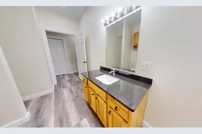 33 Pearl Street, Lewiston, ME 04240 - Photo 25