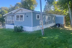 16 Pine St, Dexter, ME 04930 - Photo 3
