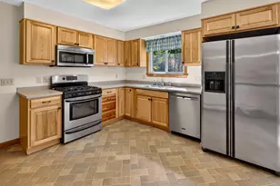 610 Eastern Ave, Brewer, ME 04412 - Photo 7