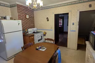 27 W Dartmouth St, Auburn, ME 04210 - Photo 7