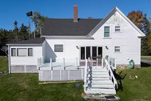 689 Main Rd, Islesboro, ME 04848 - Photo 3