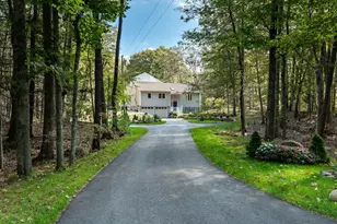 27 Pocahontas Rd, Kittery, ME 03905 - Photo 1