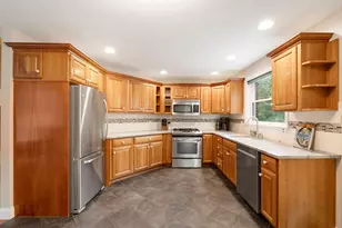 2 Aspen Rdg, Raymond, ME 04071 - Photo 3