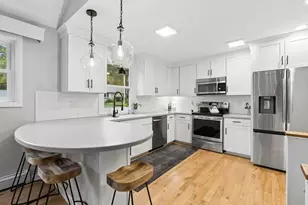 22 Pinewood Dr, Cumberland, ME 04021 - Photo 9