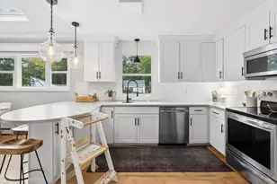 22 Pinewood Dr, Cumberland, ME 04021 - Photo 5