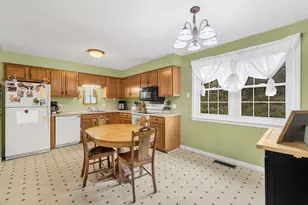 115 Meadow Ln, Farmington, ME 04938 - Photo 9