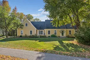 134 Oakwood Dr, Yarmouth, ME 04096 - Photo 1