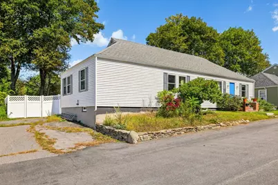 7 Halstead Street, Kittery, ME 03904 - Photo 3