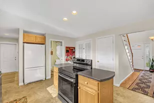 57 Fluker St, Thomaston, ME 04861 - Photo 17