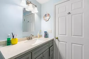 51 Carriage Ln, Portland, ME 04103 - Photo 17