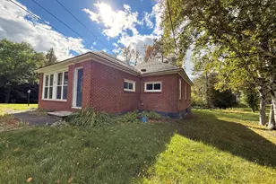 9 Abraham St, Houlton, ME 04730 - Photo 5