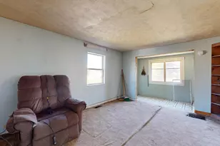 3 Mountain Ave, Fairfield, ME 04937 - Photo 9