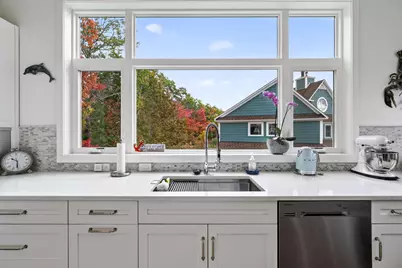 69 Summer Place, Portland, ME 04103 - Photo 15