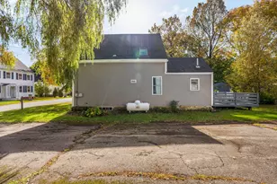 24 Georges St, Thomaston, ME 04861 - Photo 5
