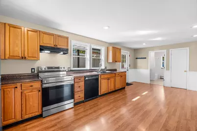 22 Towle Street, Auburn, ME 04210 - Photo 9