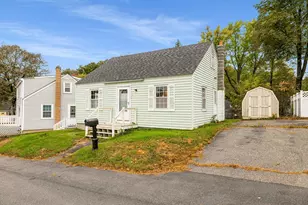 3 Halstead St, Kittery, ME 03904 - Photo 1