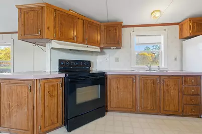 2 Purington Avenue, Mechanic Falls, ME 04256 - Photo 11