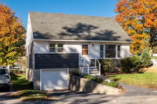 39 Williams Ave, Kittery, ME 03904 - Photo 1
