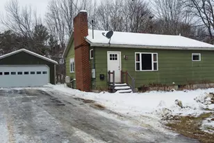 31 Edwards St, Lincoln, ME 04457 - Photo 1