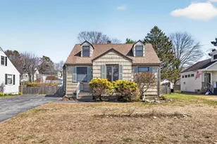 16 Meadow Way, Cape Elizabeth, ME 04107 - Photo 1